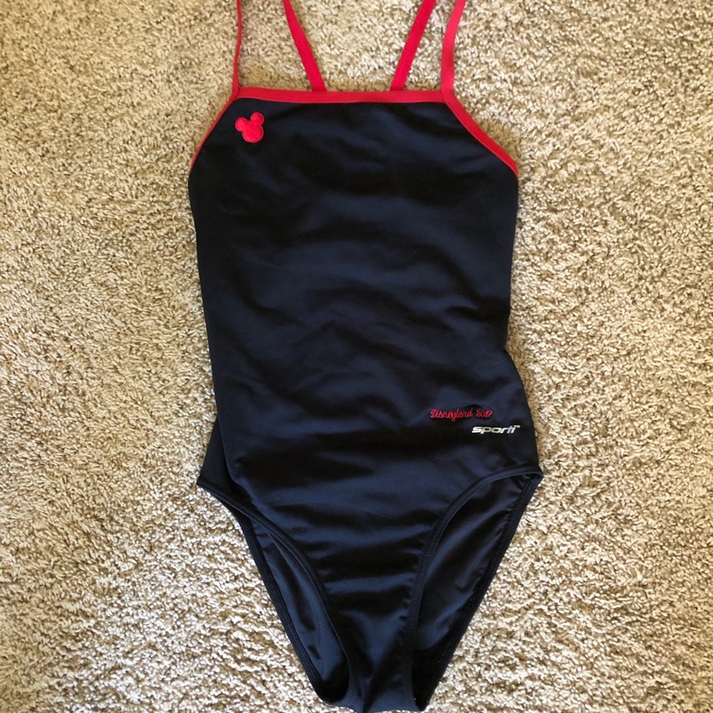 Disneyland Sporti One Piece